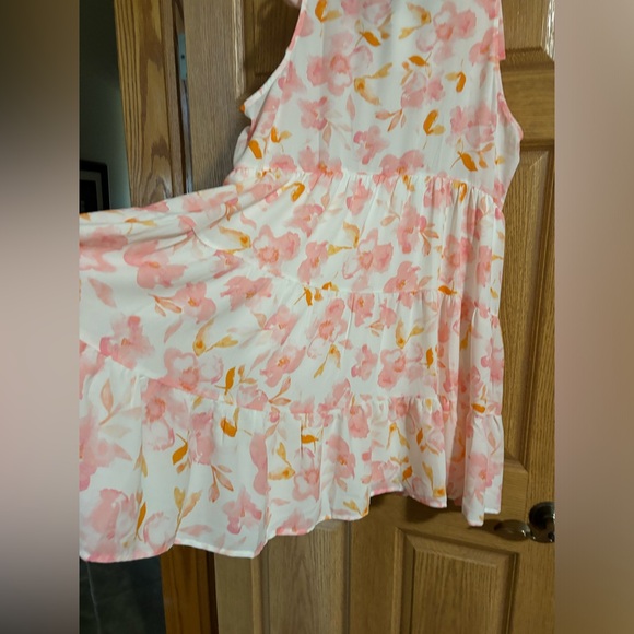 BNWT Floral Tiered Mini Dress - Picture 10 of 17